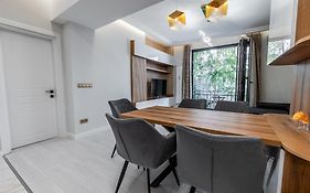 Vitoshka Luxury 2-Br Retreat